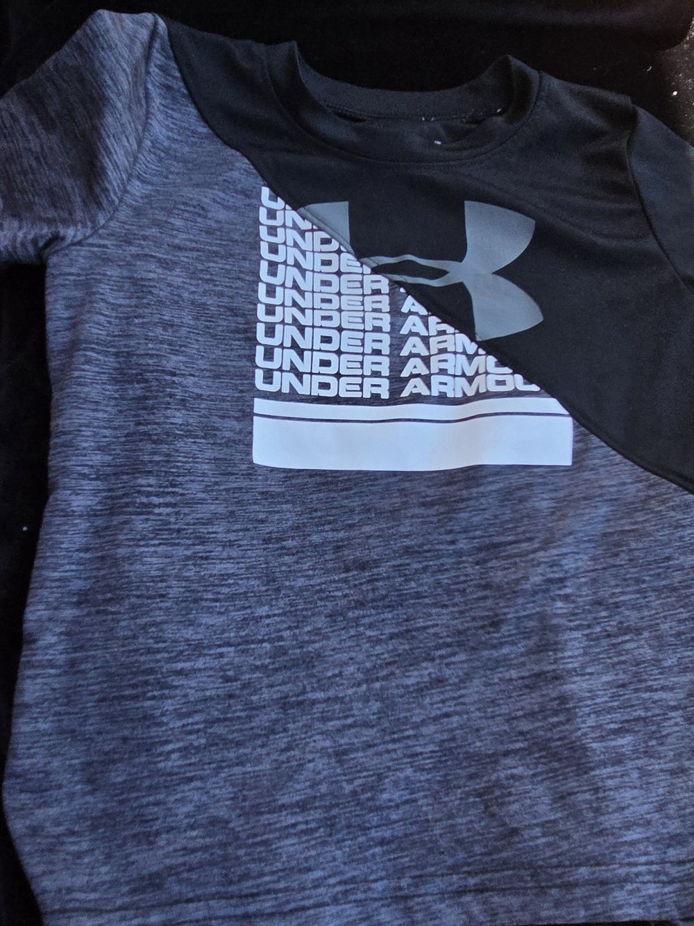 Under Armour Boys 4T Heathered Gray & Black Logo Tee